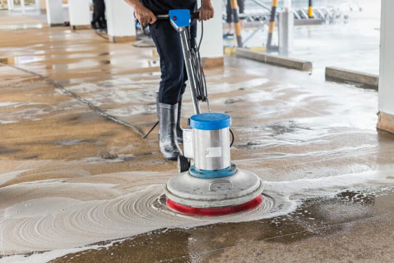 Gladstone commercial pressure washing company near me