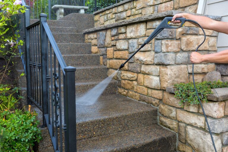 Gladstone pressure washing near me